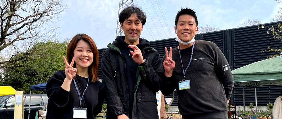 左:稲毛さん(直販事業部) 中央:周榮部長(直販事業部) 右:永野さん(直販事業部)