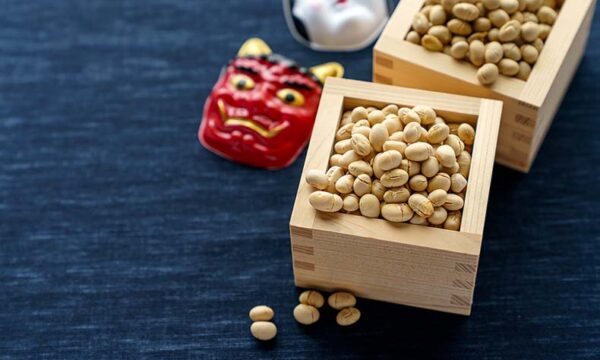鬼とおたふくと大豆の写真