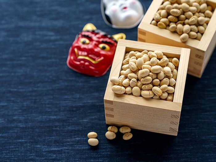 節分ってどんな行事？豆まきや恵方巻きの正しいやり方もご紹介