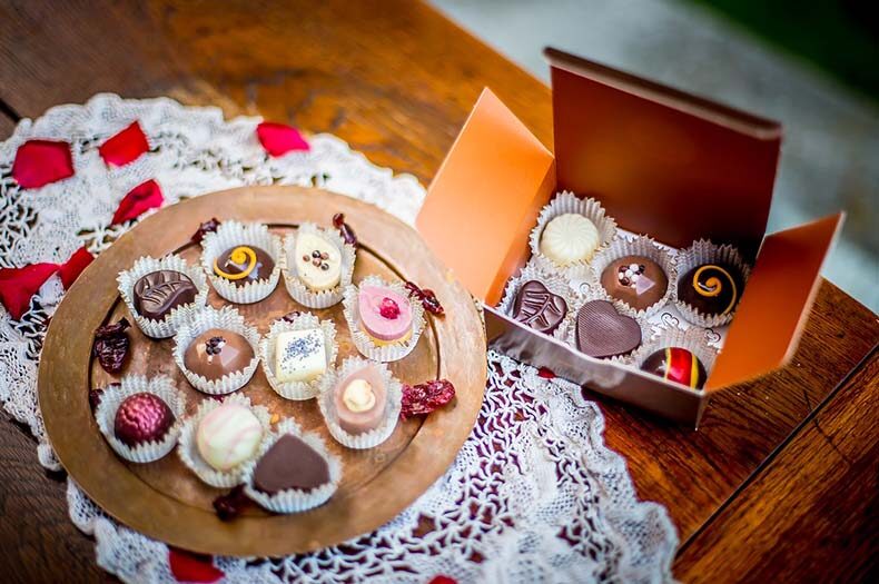 ギフトボックスに入ったチョコの写真