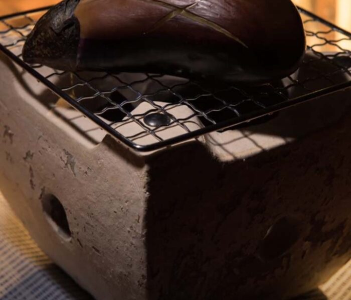 炭火かほる焼なすのおみそ汁はいろんな具材で出来ている