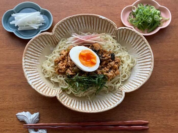 ねばねば野菜でつくる肉味噌汁なし麺