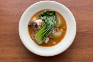 煮込み野菜が美味しい、生姜麻婆スープ！！のタイトル画像