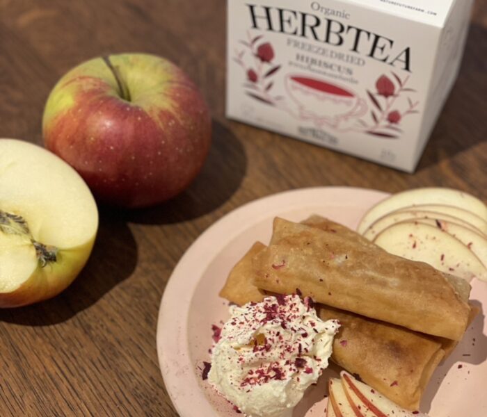 一度作って何通りも楽しめるアップルパイーハイビスカスティーを添えてー
