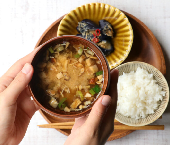 日本で採れたきのこの深みが引き立つお味噌汁