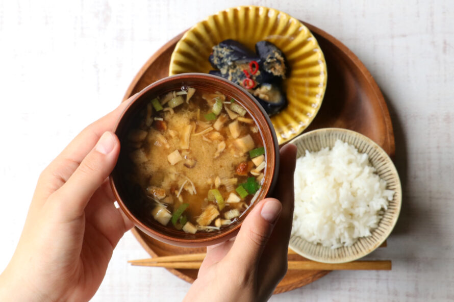 日本で採れたきのこの深みが引き立つお味噌汁