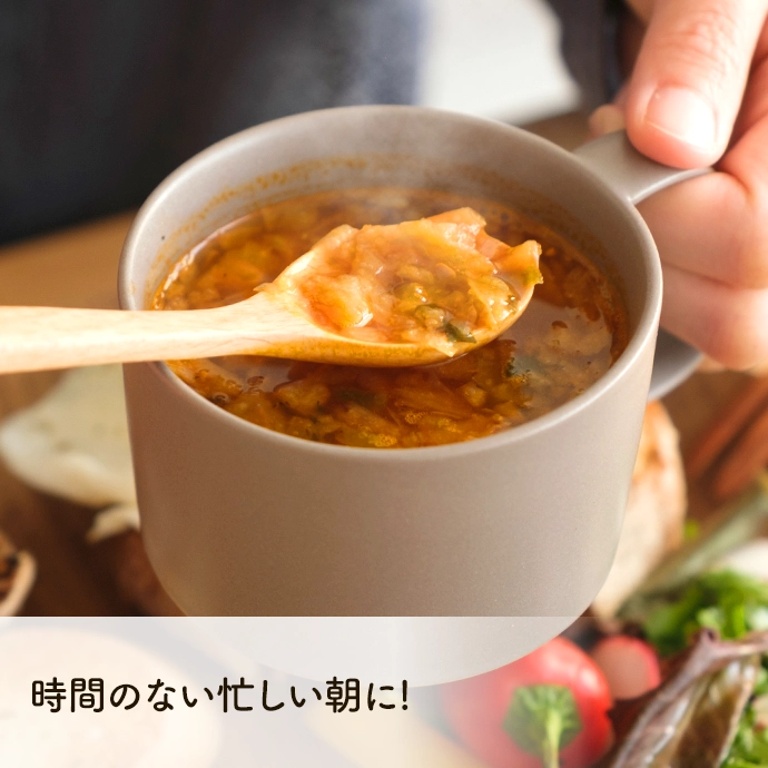 朝食にささっともう一品。職場でも簡単に美味しいスープが飲めます。