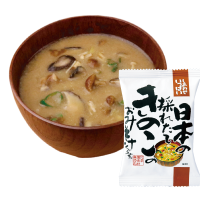 日本の採れたてきのこのおみそ汁