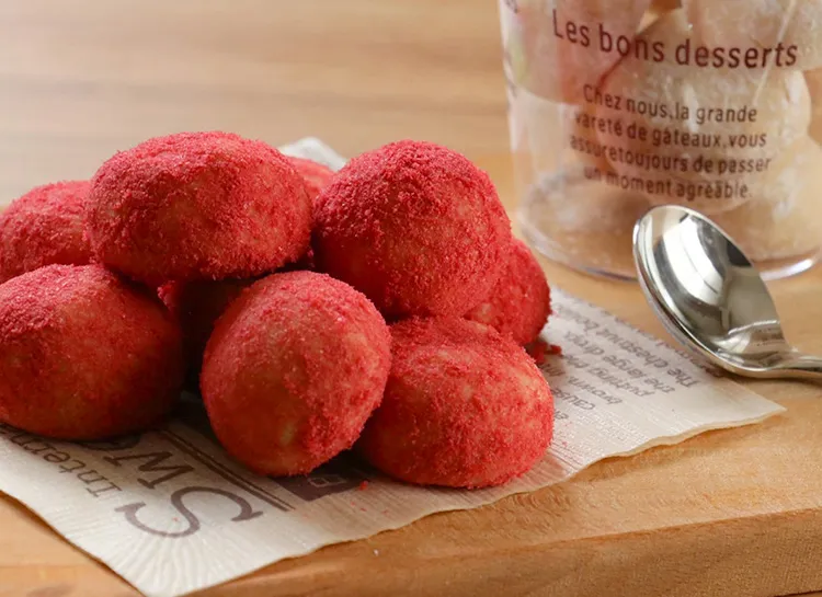 いちごパウダーのスノーボールの写真